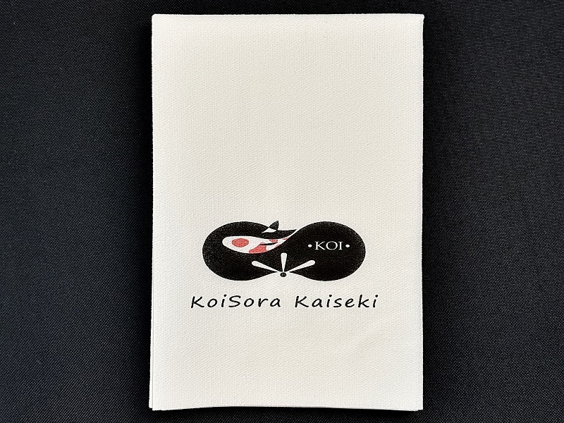 Airlaid Napkins बनाम नियमित Napkins: धन्यवादका लागि के राम्रो काम गर्छ?